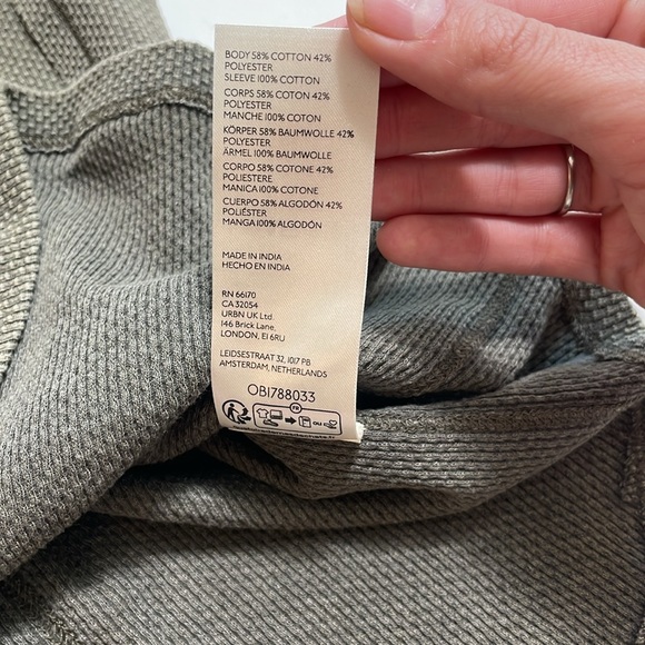 FREE PEOPLE WE THE FREE “Adventurer” thermal top in color “moss” - Picture 7 of 8